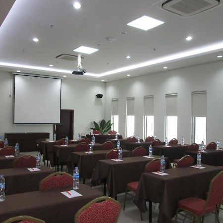 Bamboo Inn Hotel & Cafe Jakarta Exterior photo