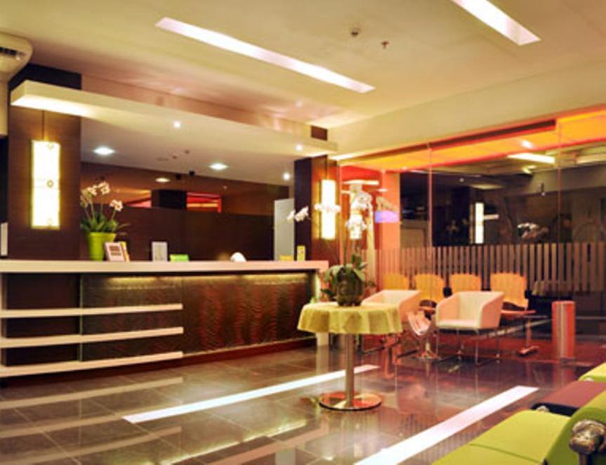 Bamboo Inn Hotel & Cafe Jakarta Exterior photo