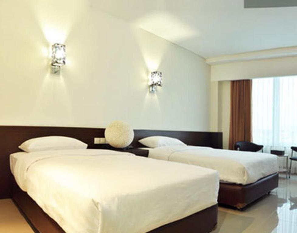 Bamboo Inn Hotel & Cafe Jakarta Exterior photo