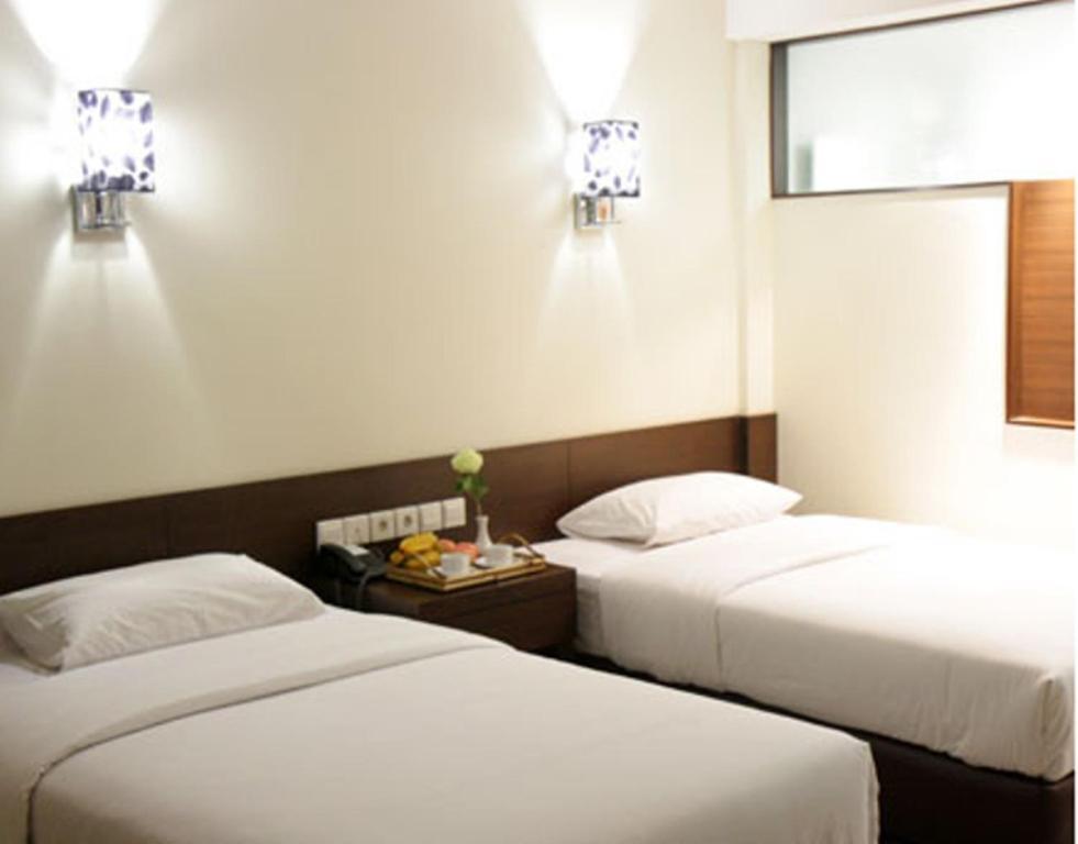 Bamboo Inn Hotel & Cafe Jakarta Exterior photo