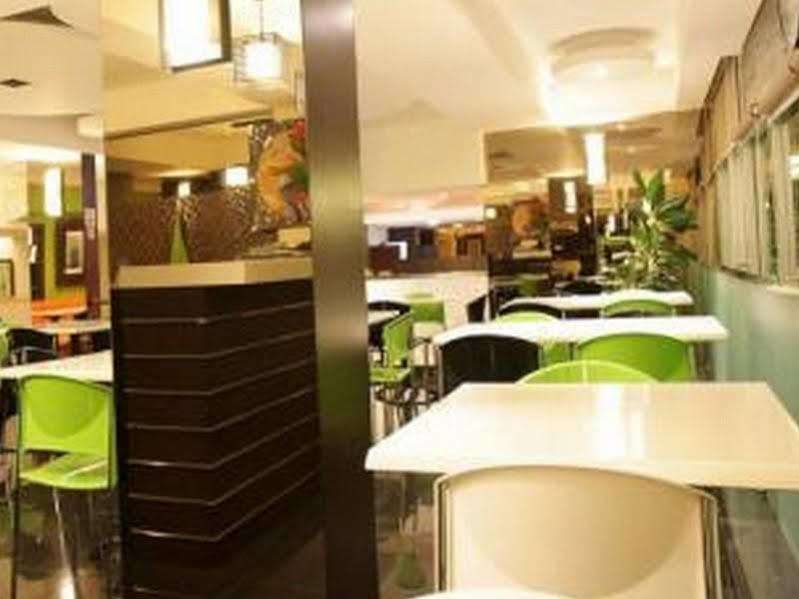 Bamboo Inn Hotel & Cafe Jakarta Exterior photo